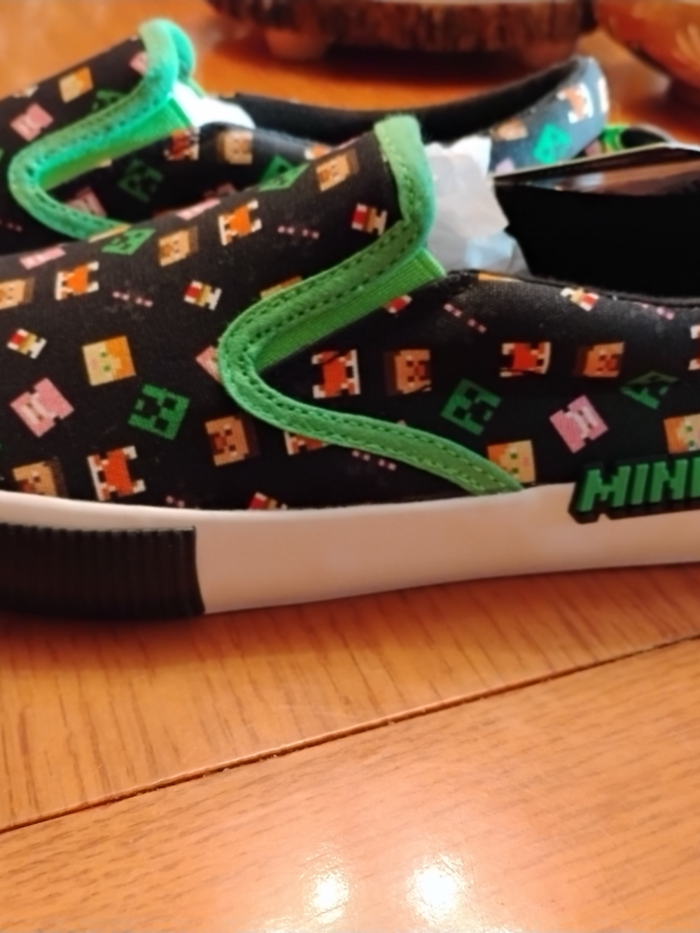 Minecraft Kids' Slip-On Sneakers in Black and Green Size 5 Big Boy